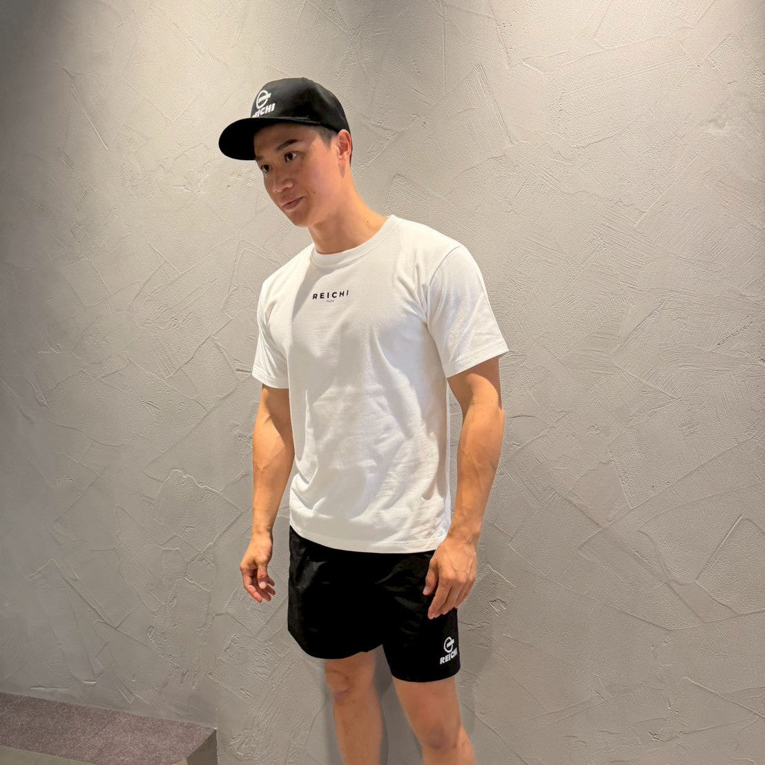 REICHI クルーネックTシャツ 着用イメージ